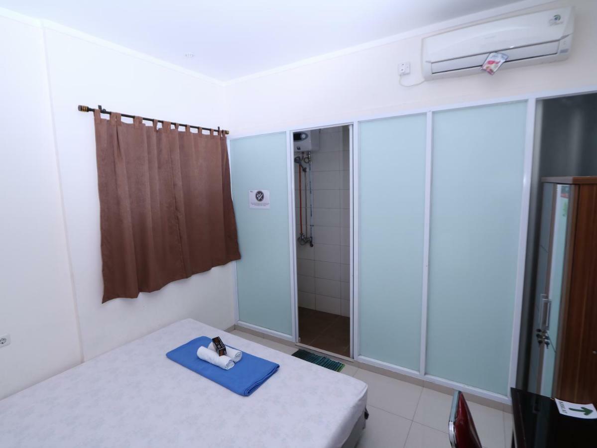 מלון ג'קרטה Kamar Keluarga Tanah Abang מראה חיצוני תמונה