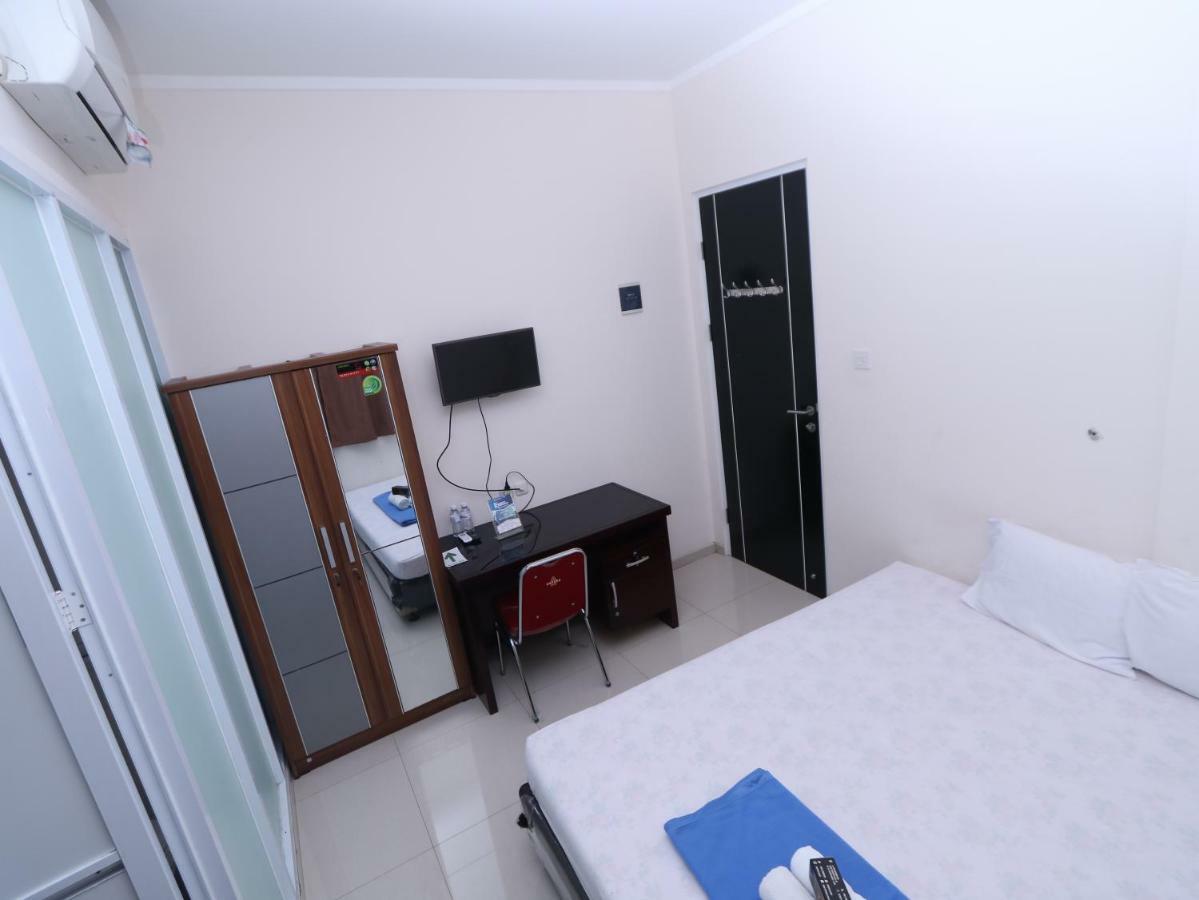 מלון ג'קרטה Kamar Keluarga Tanah Abang מראה חיצוני תמונה
